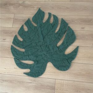 Leaf floor mat